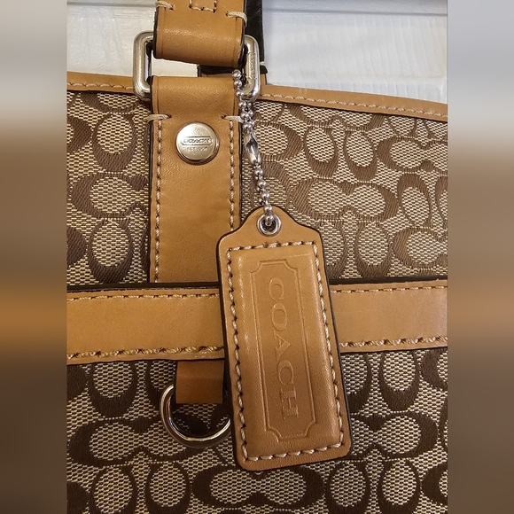 Coach EUC Signature Print Diaper Bag Work Tote 2 Way - Picture 6 of 14